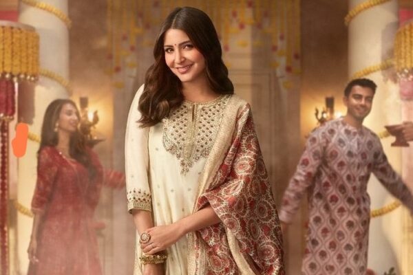 Anushka Sharma flaunts her dance moves in traditional outfit
