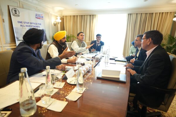 CM firms up mega investment projects for state