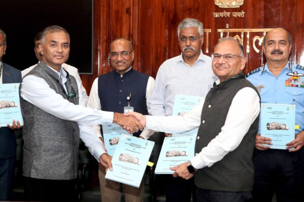 MoD inks Rs 26,000 cr deal with HAL for 240 Sukhoi engines