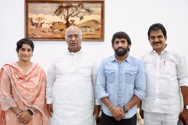 Vinesh Phogat, Bajrang Punia Join Congress Ahead of Haryana Elections