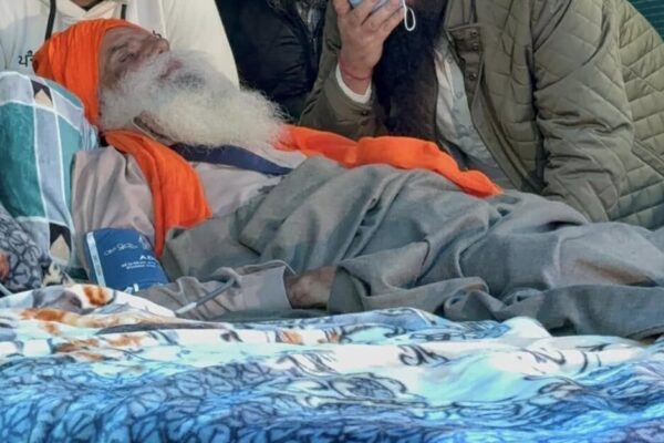 Supreme Court panel meets Dallewal, urges medical aid