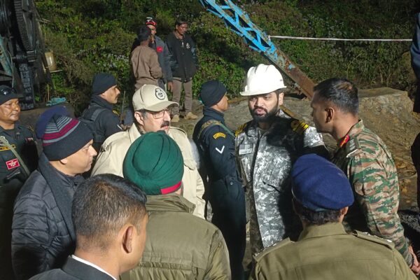 Indian Navy deploys team for rescue of trapped miners in Assam