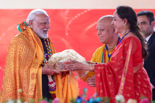 PM Modi Inaugurates Sri Sri Radha Madanmohanji Temple in Navi Mumbai