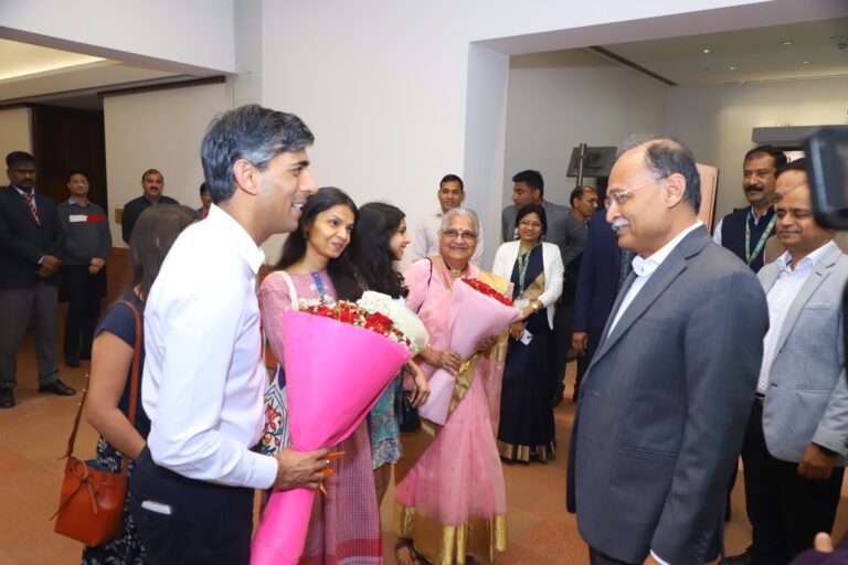 Former UK PM Sunak visits Parliament House with family