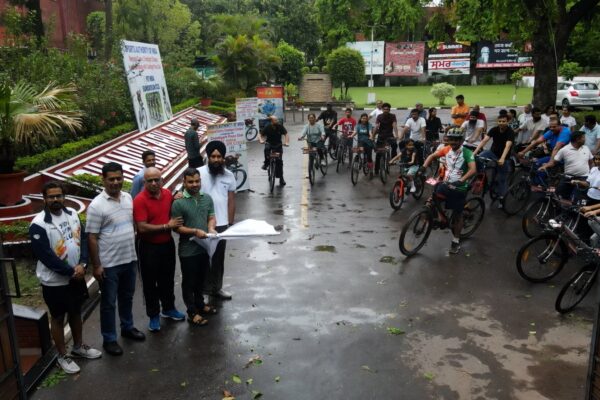 From newsroom to cycle lane: Journalists join morning fitness ride in Chandigarh