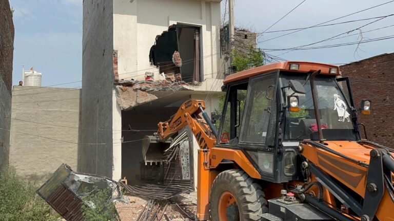 MC demolishes homes of drug smugglers in Ludhiana