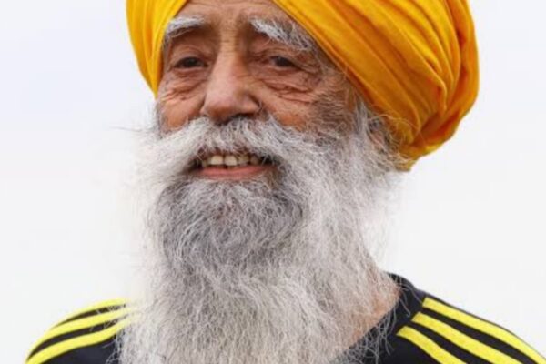 Last video of Fauja Singh shows him walking moments before fatal accident