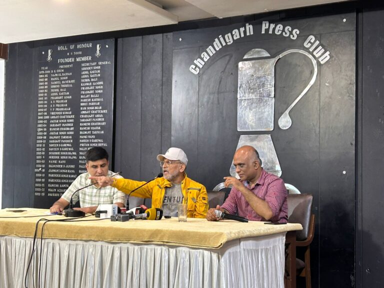 Annu Kapoor opposes Pakistani actors in Bollywood amid Diljit Dosanjh film row