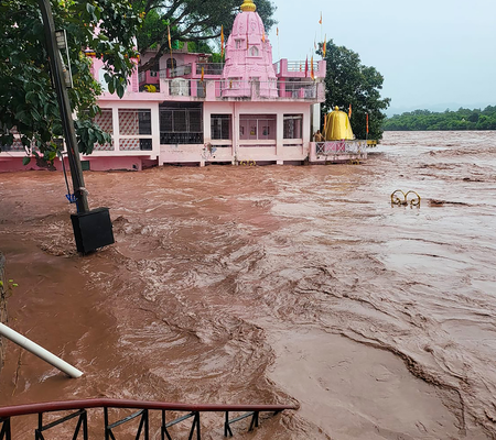 Flood wreaks havoc in Jammu, weather likely to improve today