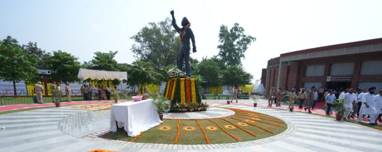 CM Mann pays floral tribute to Bhagat Singh at Khatkar Kalan