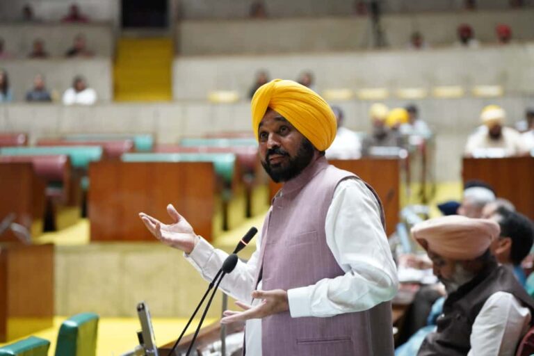 Farmers to get Rs 7,200 per acre for field desilting: Punjab CM