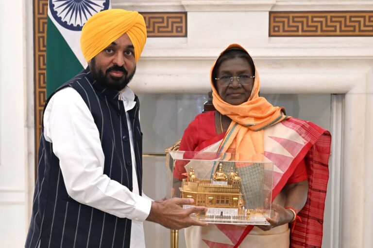 CM Mann invites President Murmu to Guru Tegh Bahadur 350th martyrdom anniversary