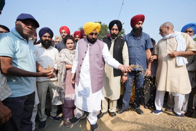 CM urges Centre to relax paddy procurement norms