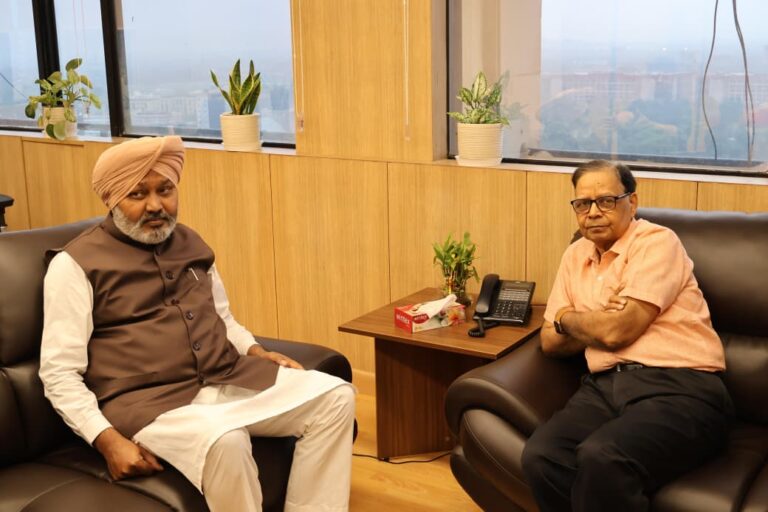 Cheema meets Panagariya, demands Rs 20,000 crore aid for Punjab