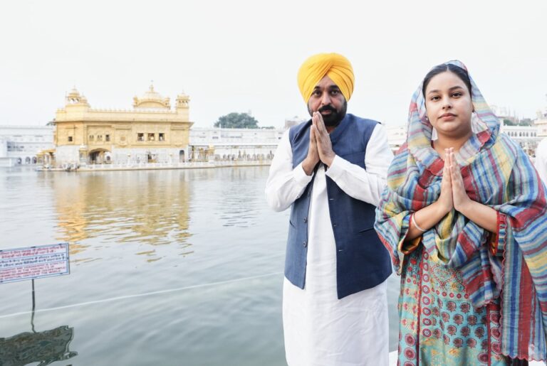Parkash Purab:CM Mann pays obeisance at Golden Temple