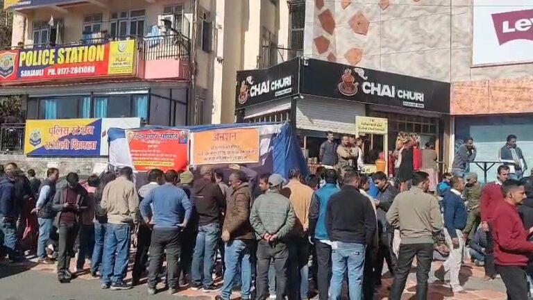 Tension rises as Sanjauli protesters set deadline in mosque dispute