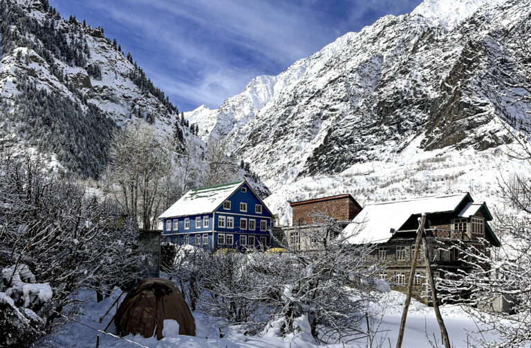 Himachal: Fresh snowfall near Atal Tunnel; light showers in Jot, Dharamshala