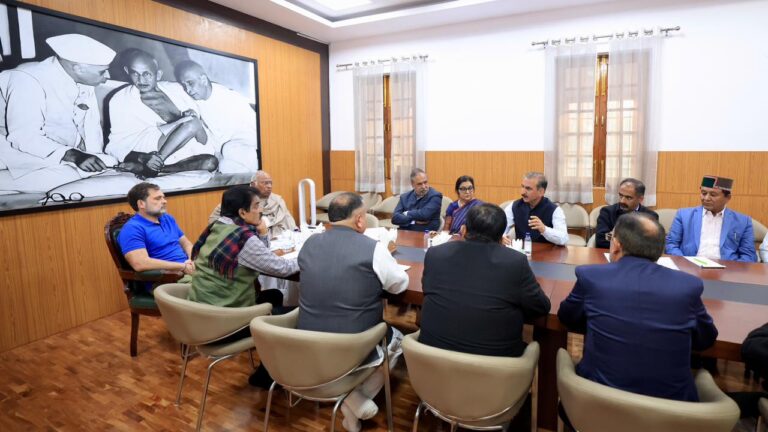 Rahul assures Sukhu of raising RDG Issue in Lok Sabha