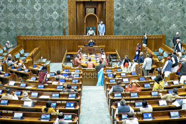 Lok Sabha passes Motion of Thanks on President's address without PM's response