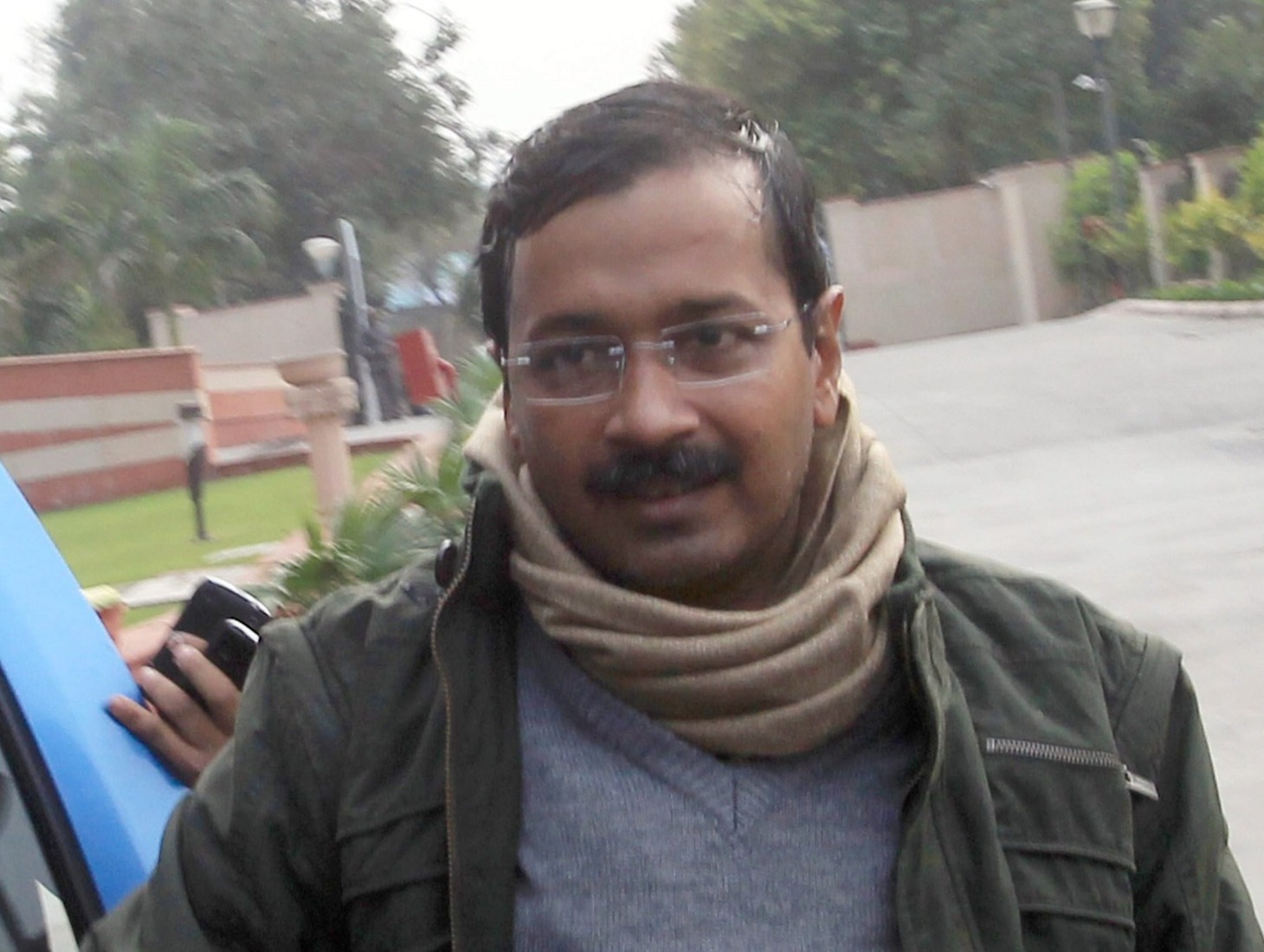 Arvind Kejriwal withdraws in HC