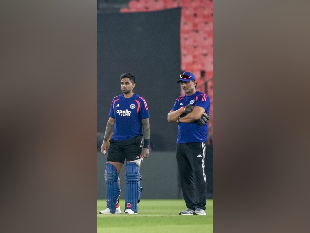 Sitanshu Kotak Backs Abhishek, Says No Concern Over Tilak’s Form; Sanju Option Open for Zimbabwe Clash