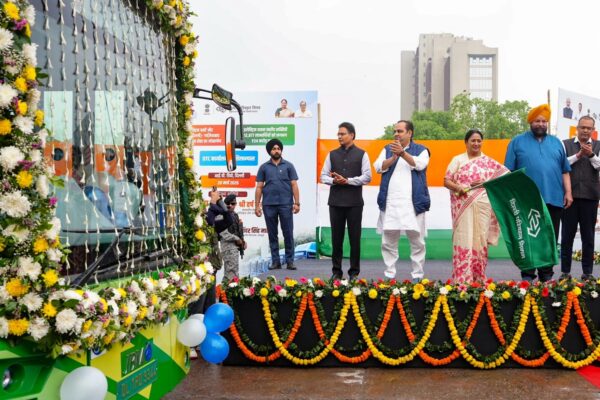 Delhi CM Rekha Gupta Flags Off 300 Electric Buses, Boosts DTC Fleet
