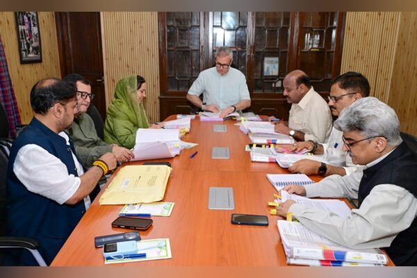 Omar Abdullah calls for efficient governance, no lapse of funds