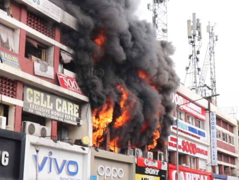 Massive fire in Sector 22 market in Chandigarh