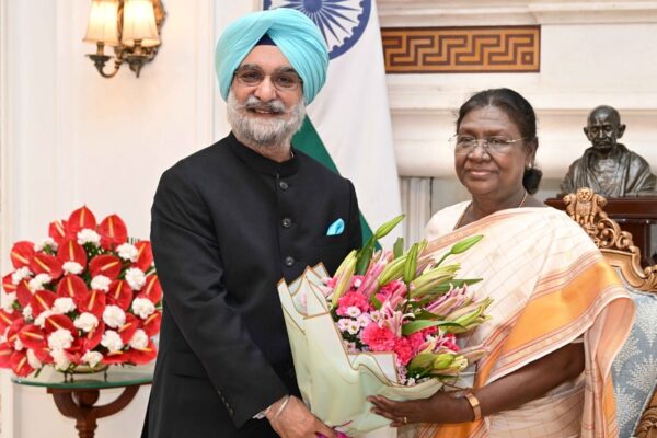 Taranjit Singh Sandhu meets President Murmu