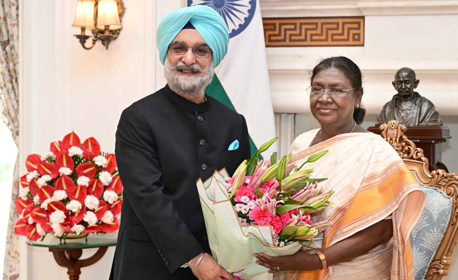 Taranjit Singh Sandhu meets President Murmu