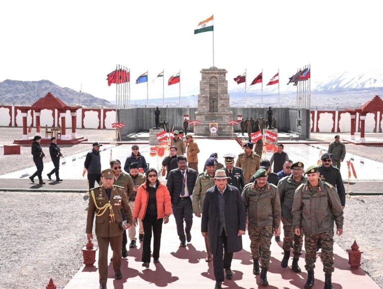 Ladakh LG visits Hall of Fame, commends valour of Indian Army