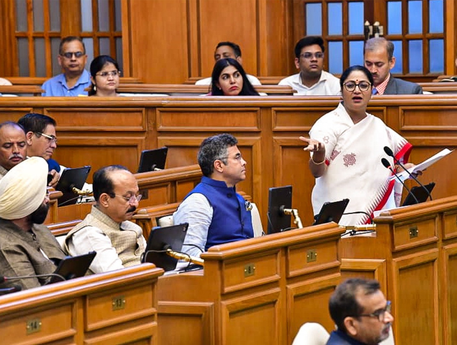 Delhi Govt, Centre Join Hands to Protect Citizens from Global Crisis Impact