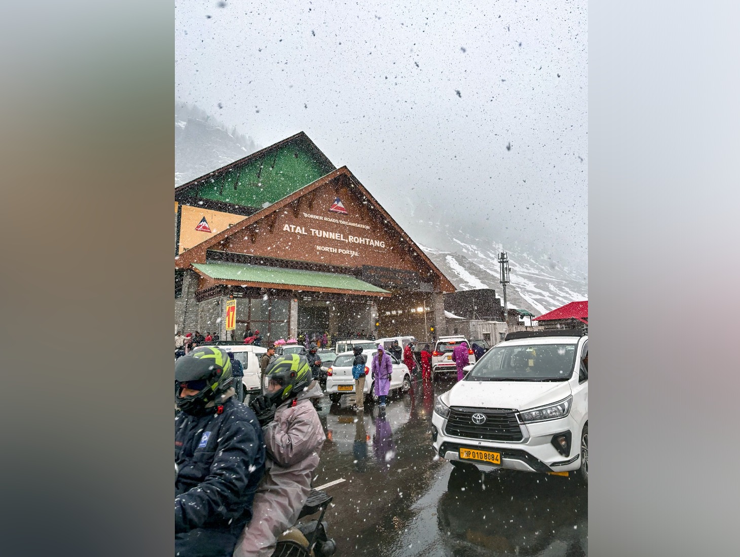 Snowfall in Lahaul-Spiti, rain in hills as weather changes in Himachal