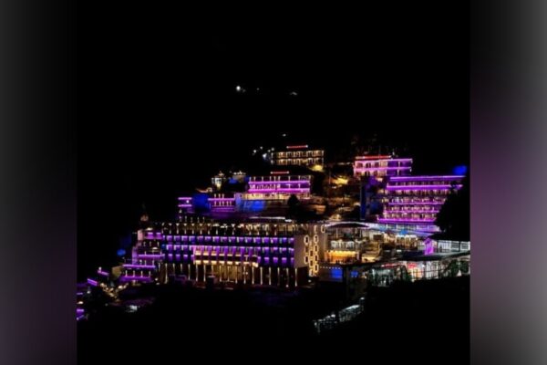 Navratri Rush Peaks: 2.69 Lakh Devotees Visit Vaishno Devi Shrine