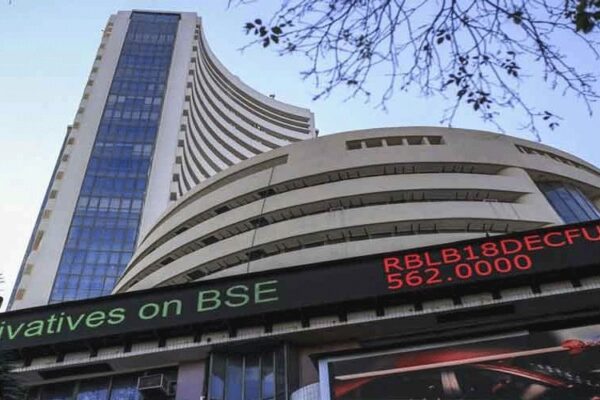 Rupee falls 42 paise to 91.50 as geopolitical tensions, FIIs outflows and crude surge weaken currency