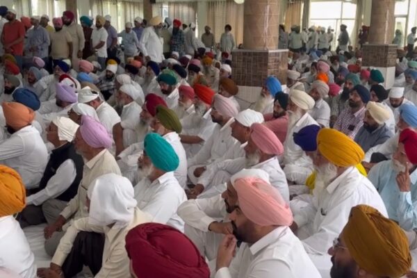 Leaders Gather to Mourn Lal Singh