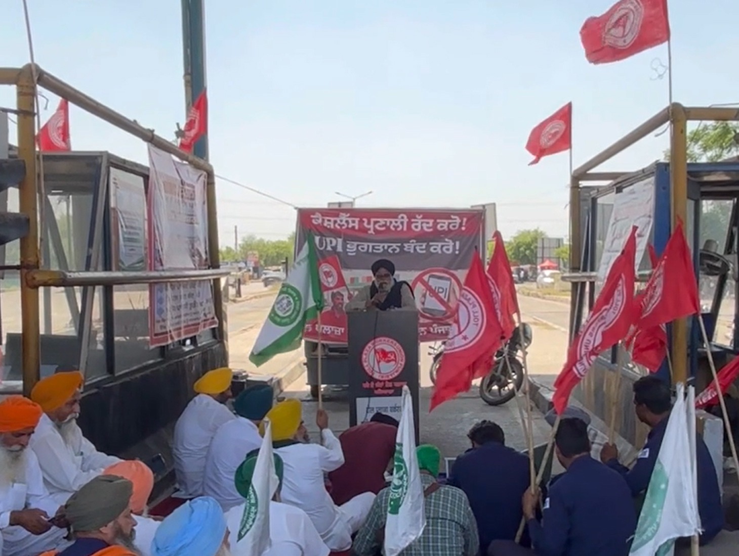 Toll Plazas Across Punjab Made Free as Workers Protest Against Cashless System