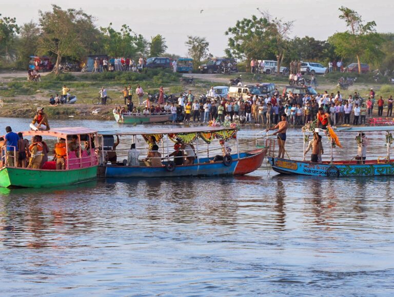 10 Killed, 22 Injured After Boat Carrying Punjab Pilgrims Capsizes in Yamuna at Vrindavan