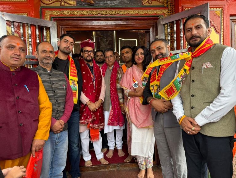 Anurag Thakur seeks Hanuman Ji’s blessings, says india moving towards new heights under PM Modi