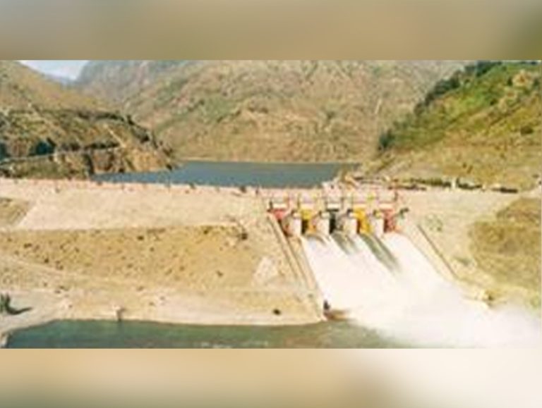 Authorities release water from Pandoh Dam, alert issued in Mandi