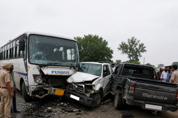 Six Sustain Injuries After Bus Collides with Pick-up Vehicles in Hoshiarpur