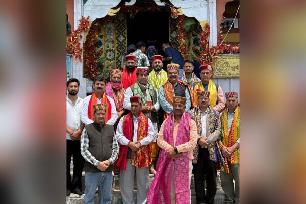BJP Leader Visits Bijli Mahadev Temple in Kullu