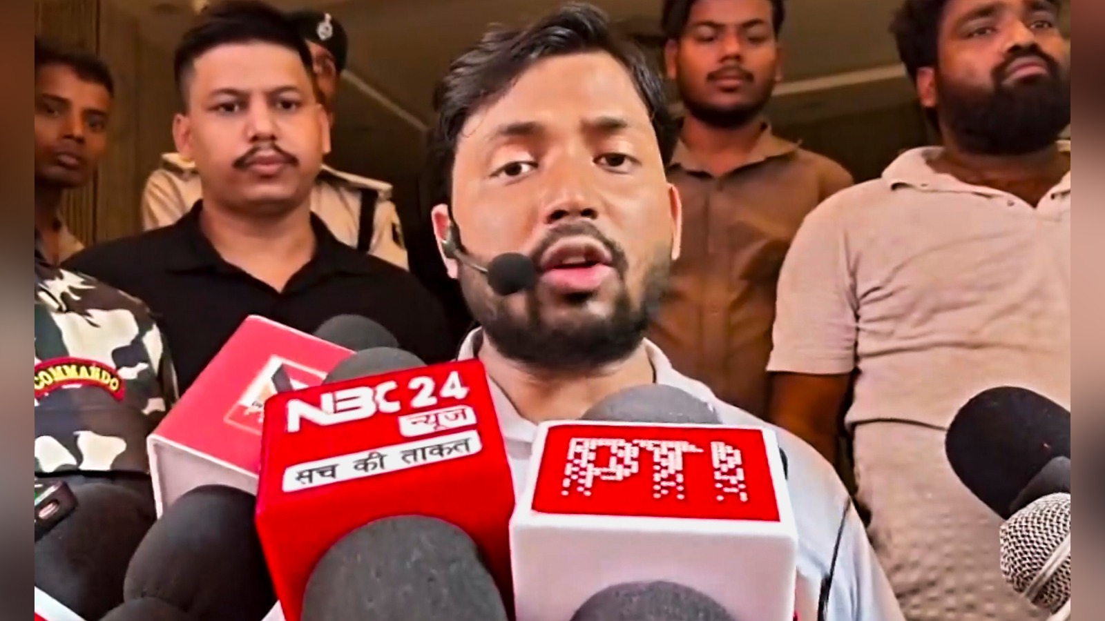 Stone Pelting at Khan Sir’s Centre in Patna, CCTV Shows 15–20 Suspects