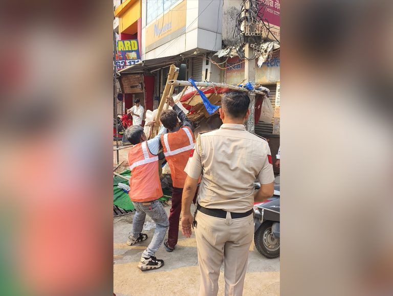 Panchkula administration clears illegal roadside encroachments in Kalka, Pinjore