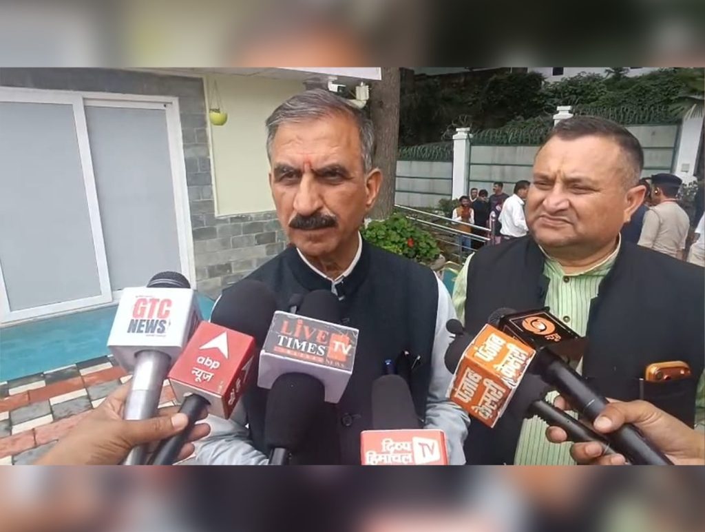 Sukhu Condemns Lathi-Charge on Students in Delhi