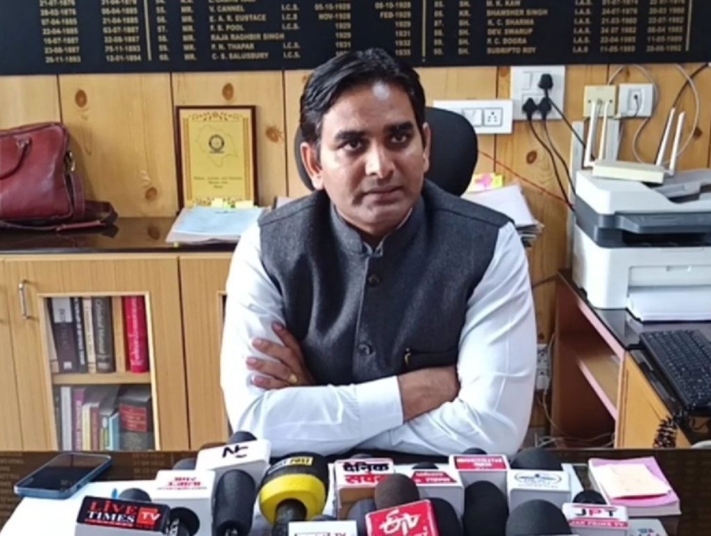 Kangra Administration Introduces Mandatory Registration for Trekkers