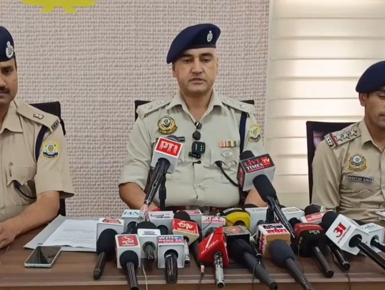 Kangra Police crack Rs 70 lakh burglary case, two held