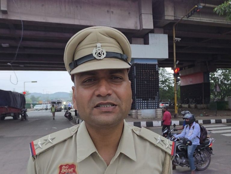 Auto driver arrested after dragging traffic SHO during checking in Panchkula