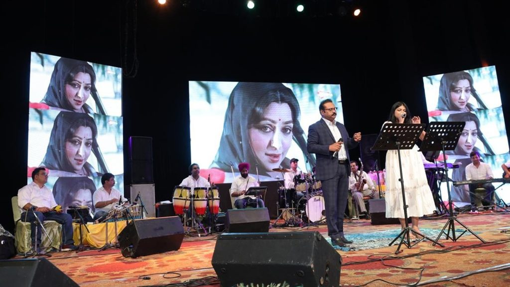 Kishore Kumar’s melodies echo at Tagore Theatre