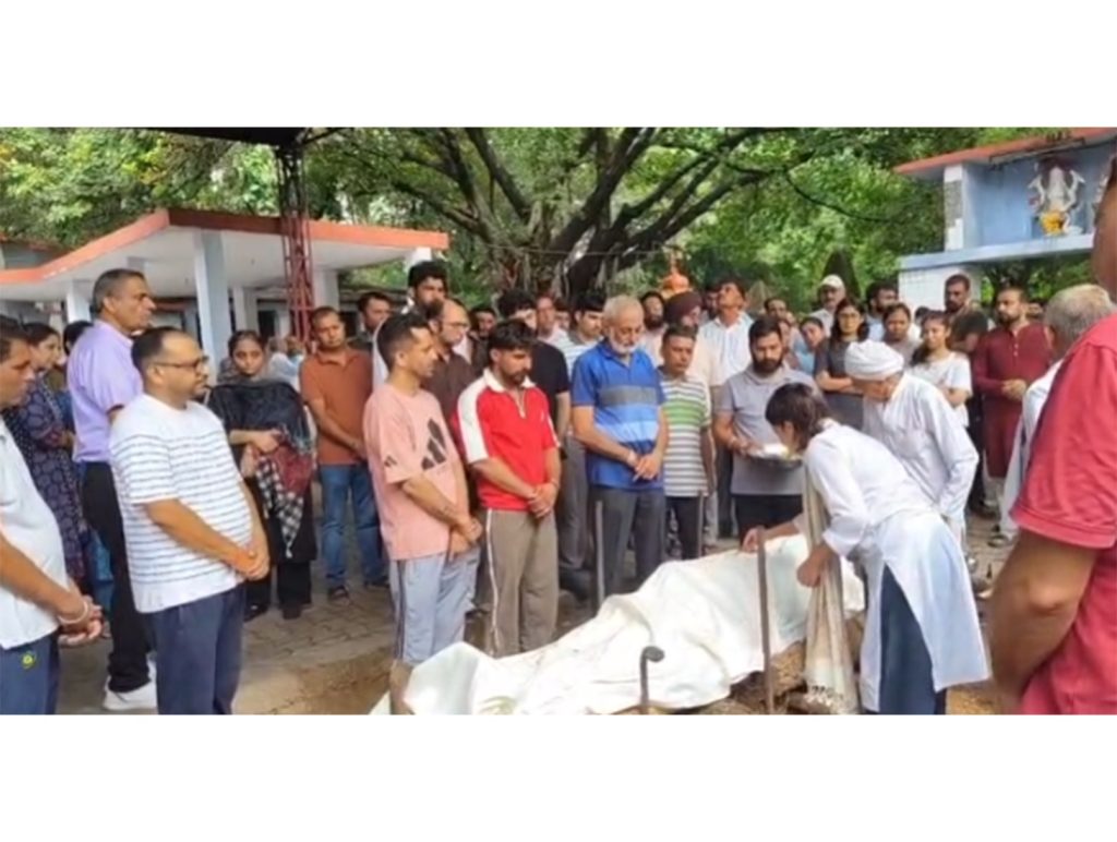 Daughter performs father’s last rites in Kalka, sends message against gender bias